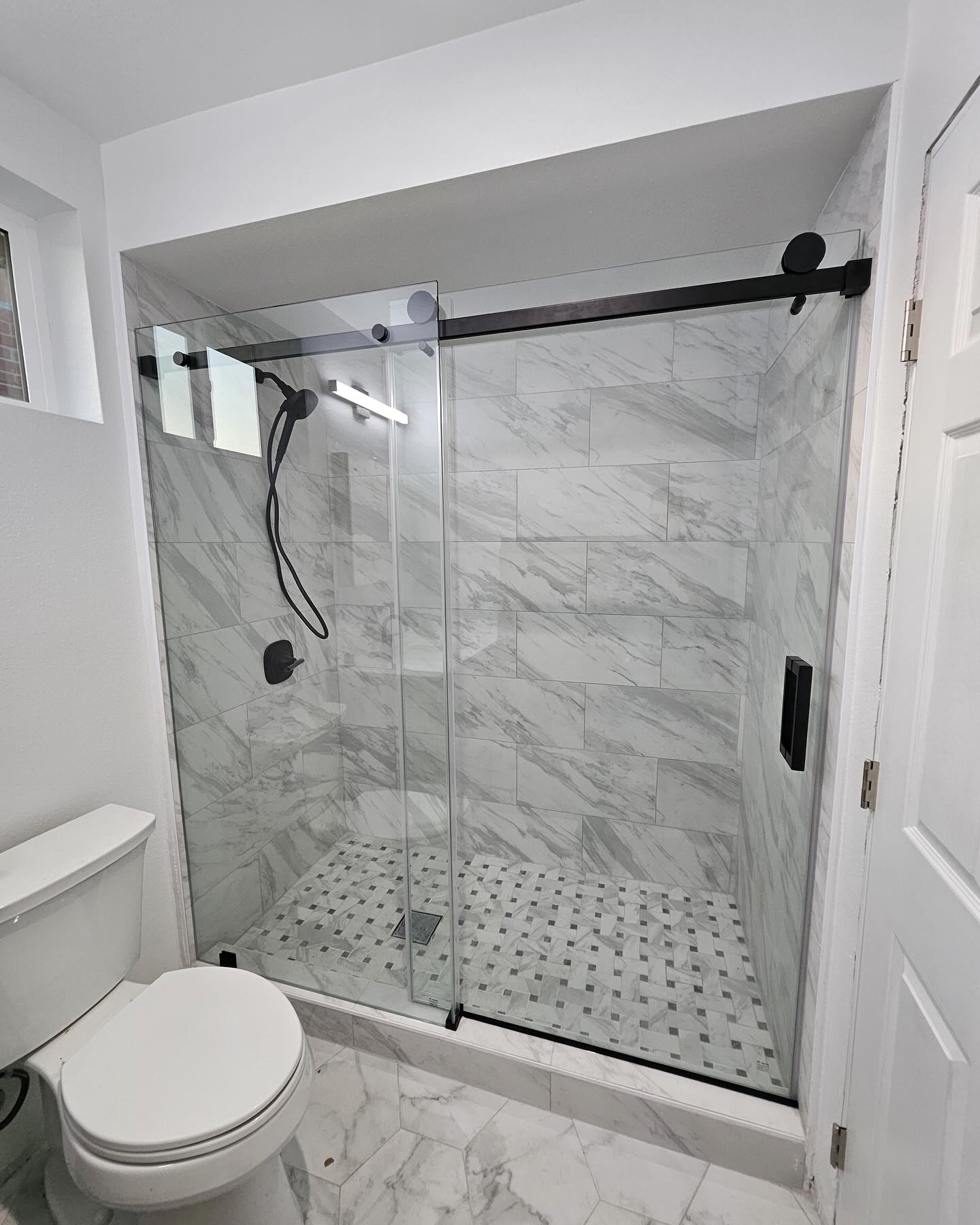 SERENITY SHOWER DOOR
